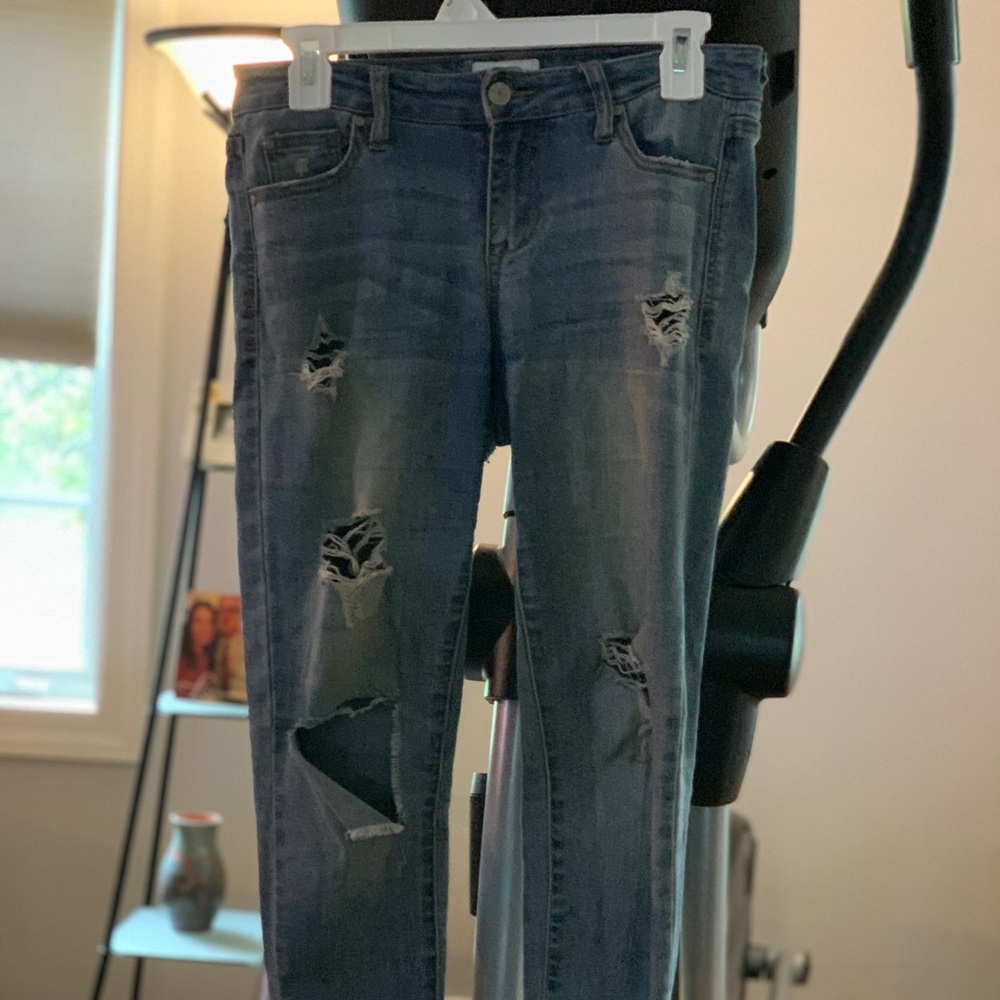 Celebrity Pink Mid Rise Ankle Distressed Jeans, 3